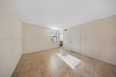 230 Canal St #202, Miami Springs, FL 33166 - Photo 23