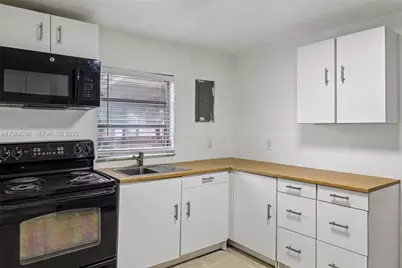 3395 SW 88th Pl, Miami, FL 33165 - Photo 19