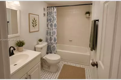 10000 NW 80 Ct #2537, Hialeah Gardens, FL 33016 - Photo 13