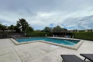 182 Lakeview Dr, Weston, FL 33326 - Photo 3