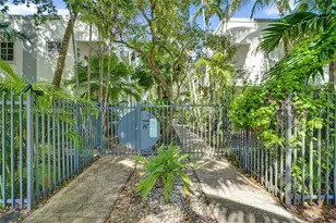 736 Lenox Ave., Miami Beach, FL 33139 - Photo 1