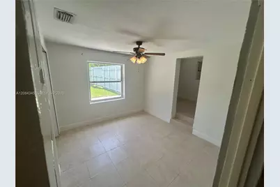 1843 NW 107th St, Miami, FL 33167 - Photo 11