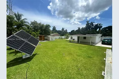 1843 NW 107th St, Miami, FL 33167 - Photo 27