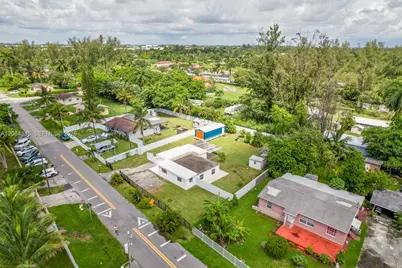 1843 NW 107th St, Miami, FL 33167 - Photo 47
