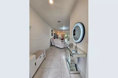 300 NE 12th St, Florida City, FL 33034 - Photo 5