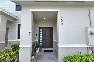 300 NE 12th St, Florida City, FL 33034 - Photo 3