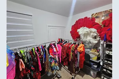 300 NE 12th St, Florida City, FL 33034 - Photo 13