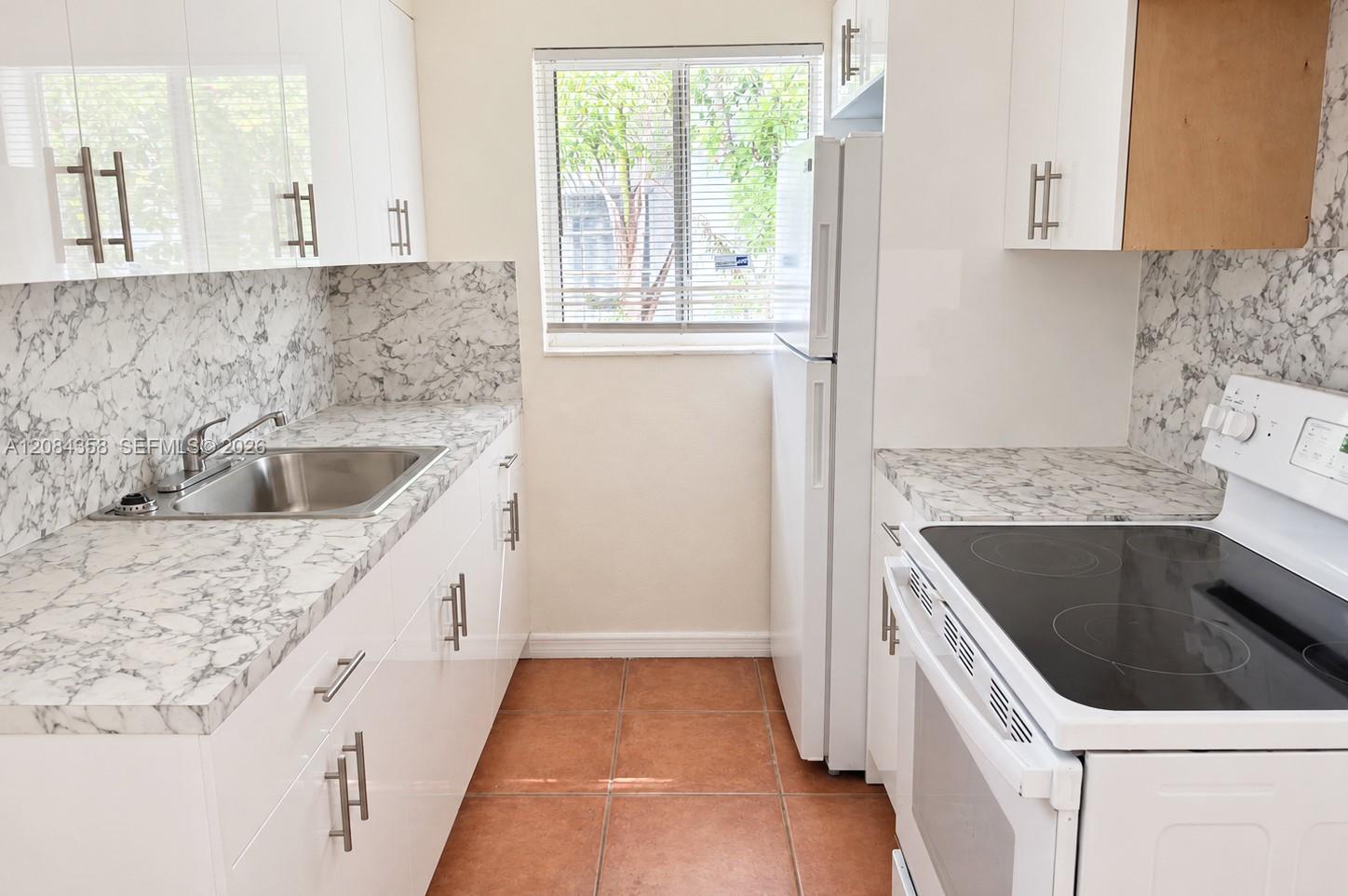 304 SE 9th Ct #8 - 304 SE 9th Ct #8, Hallandale Beach, FL 33009 Luxury Property | Jose Angel Pina