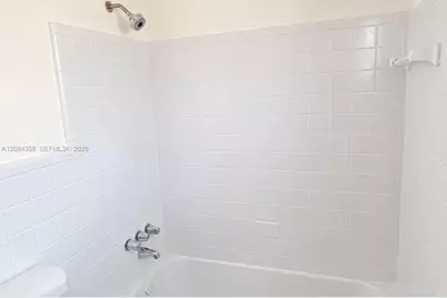 304 SE 9th Ct #8, Hallandale Beach, FL 33009 - Photo 9