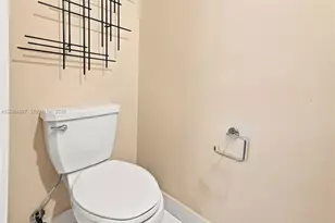 10455 NW 82nd St, Doral, FL 33178 - Photo 9