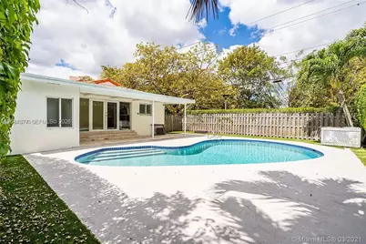 375 SW 20th Rd #1, Miami, FL 33129 - Photo 1