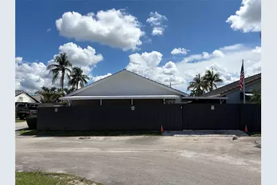 5260 NW 184th Ln, Miami Gardens, FL 33055 - Photo 3
