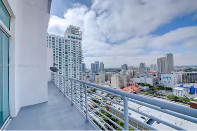 234 NE 3rd St #UPH01, Miami, FL 33132 - Photo 17