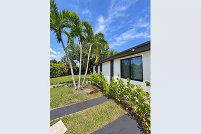 930 NE 163rd St, North Miami Beach, FL 33162 - Photo 23