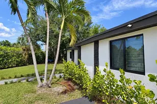 930 NE 163rd St, North Miami Beach, FL 33162 - Photo 23
