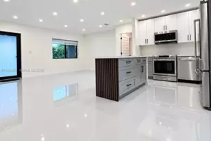 930 NE 163rd St, North Miami Beach, FL 33162 - Photo 5