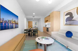 11 NE 6th St, Miami, FL 33132 - Photo 11