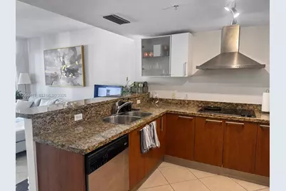 170 SE 14th St #2007, Miami, FL 33131 - Photo 9