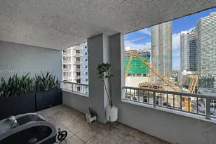 170 SE 14th St, Miami, FL 33131 - Photo 19