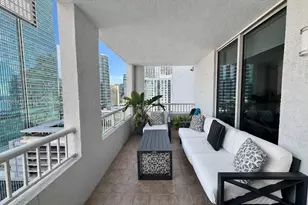 170 SE 14th St, Miami, FL 33131 - Photo 17