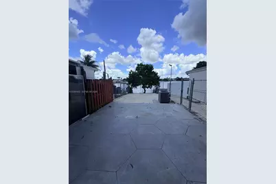 7006 W 17th Ct, Hialeah, FL 33014 - Photo 23