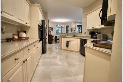 2706 Kinsington Cir #23-2, Weston, FL 33332 - Photo 11