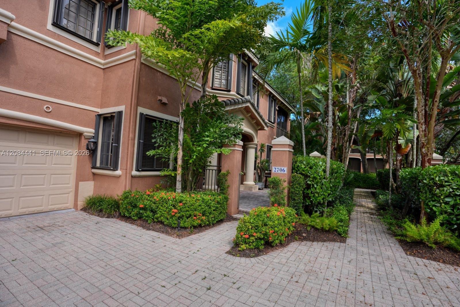 2706 Kinsington Cir #23-2 - 2706 Kinsington Cir #23-2, Weston, FL 33332 Luxury Property | Jose Angel Pina