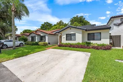 17374 NW 66th Pl, Hialeah, FL 33015 - Photo 3
