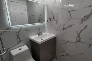 1113 NE 8th St, Hallandale Beach, FL 33009 - Photo 13