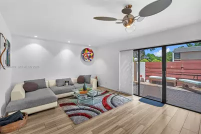 3908 Parkside Ln #229, Hollywood, FL 33021 - Photo 3