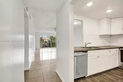 469 N Pine Island Rd #B306, Plantation, FL 33324 - Photo 7