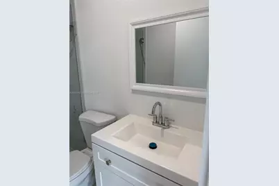 2100 NW 102nd St #2, Miami, FL 33147 - Photo 15