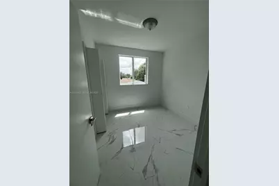 2100 NW 102nd St #2, Miami, FL 33147 - Photo 27