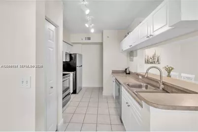 17145 N Bay Rd #4304, Sunny Isles Beach, FL 33160 - Photo 7