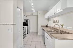 17145 N Bay Rd, Sunny Isles Beach, FL 33160 - Photo 7