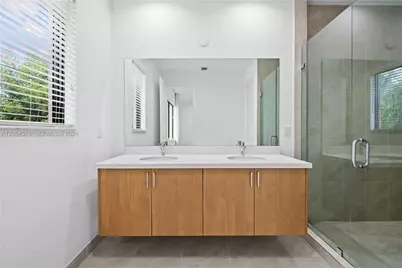 4402 NW 81st Ave, Doral, FL 33166 - Photo 23