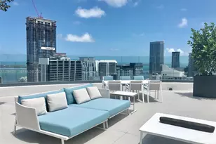55 SW 9th St, Miami, FL 33130 - Photo 17