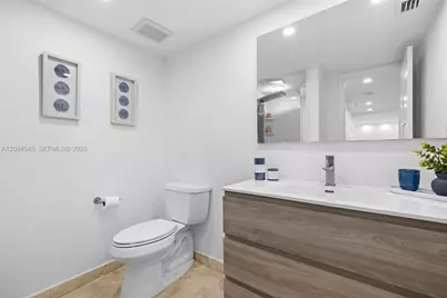 2401 Collins Ave #1508, Miami Beach, FL 33140 - Photo 35