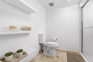 2401 Collins Ave, Miami Beach, FL 33140 - Photo 25