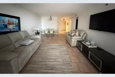2401 Collins Ave #610, Miami Beach, FL 33140 - Photo 9