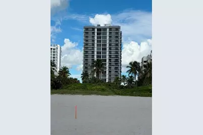 2401 Collins Ave #610, Miami Beach, FL 33140 - Photo 1