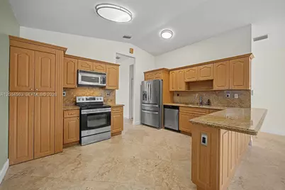 309 SW 2nd St, Florida City, FL 33034 - Photo 9