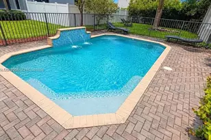 19329 NE 8th Ct, Miami, FL 33179 - Photo 3