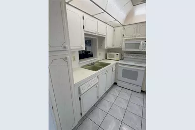 319 NE 14th Ave #505, Hallandale Beach, FL 33009 - Photo 3