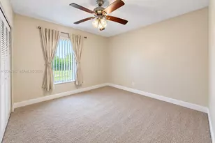 1401 W Golfview Dr, Pembroke Pines, FL 33026 - Photo 7