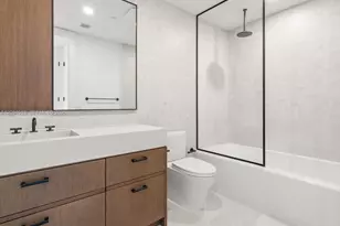 2200 Brickell Ave, Miami, FL 33129 - Photo 21