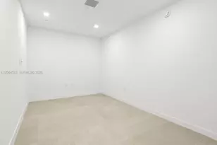 2200 Brickell Ave, Miami, FL 33129 - Photo 23