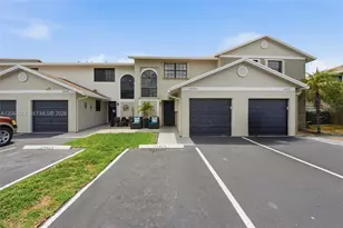 10720 NW 11th St, Pembroke Pines, FL 33026 - Photo 1