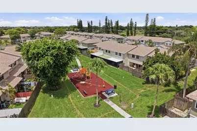 10720 NW 11th St, Pembroke Pines, FL 33026 - Photo 43