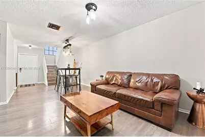 10720 NW 11th St, Pembroke Pines, FL 33026 - Photo 5